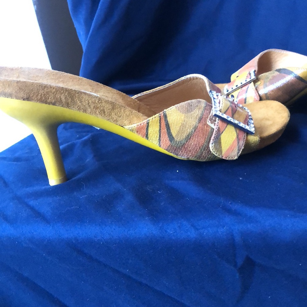 Nancy Li Low Heel Sliders - Picture 5 of 10